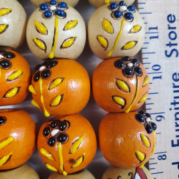 : 53 beautiful Hand painted wooden vintage Macrame large folk art craft  beads - Picture 5 of 9